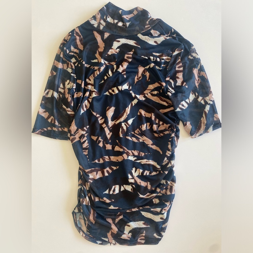 BRAND NEW: CABLE AND GAUGE BLOUSE